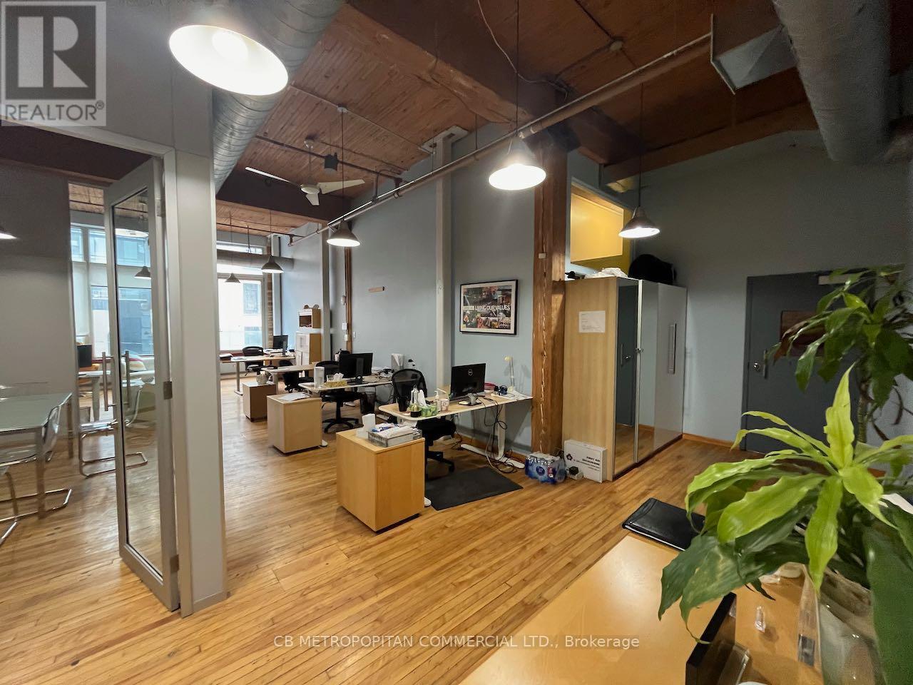 340 - 76 Richmond Street E Property Photo 1