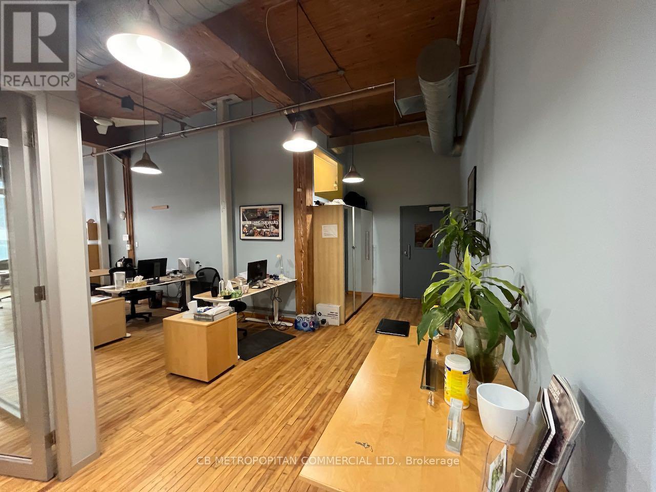 340 - 76 Richmond Street E Property Photo 5