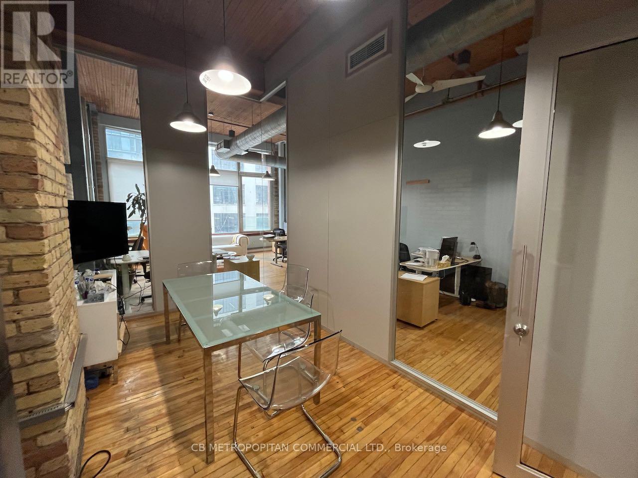 340 - 76 Richmond Street E Property Photo 6