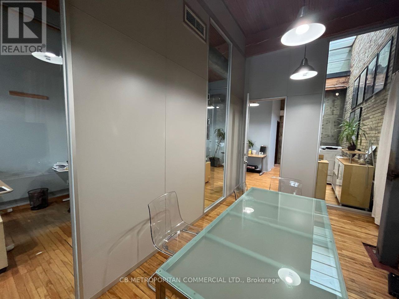 340 - 76 Richmond Street E Property Photo 7