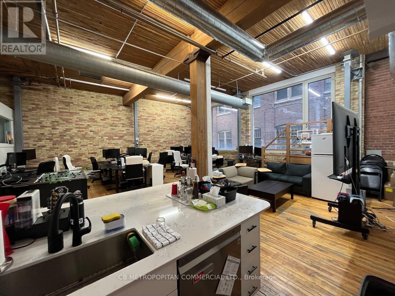 340 - 76 Richmond Street E Property Photo 11