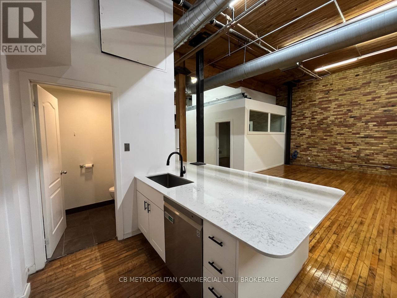 350 - 76 Richmond Street E Property Photo 13