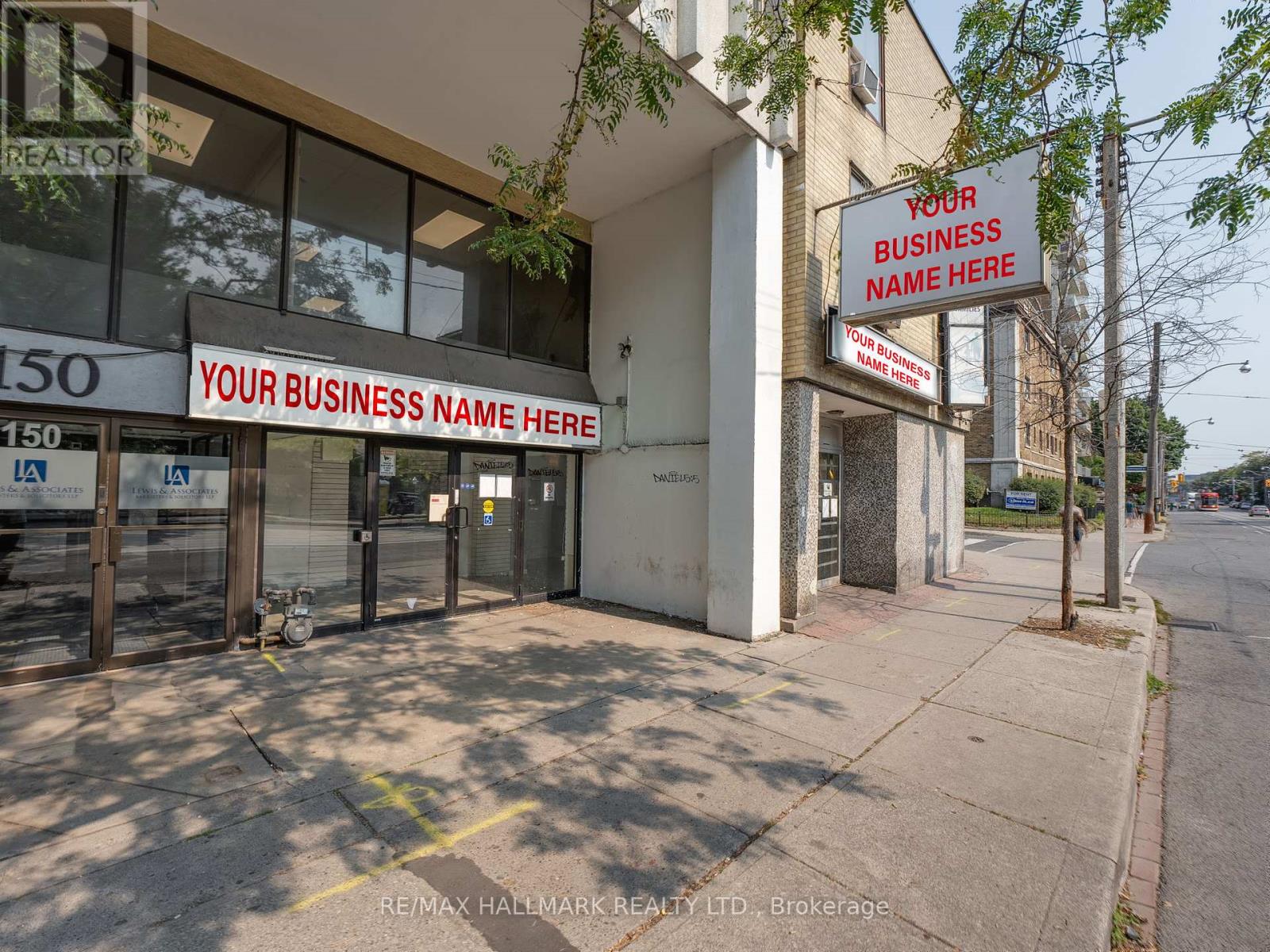 152 CARLTON STREET Property Photo 1
