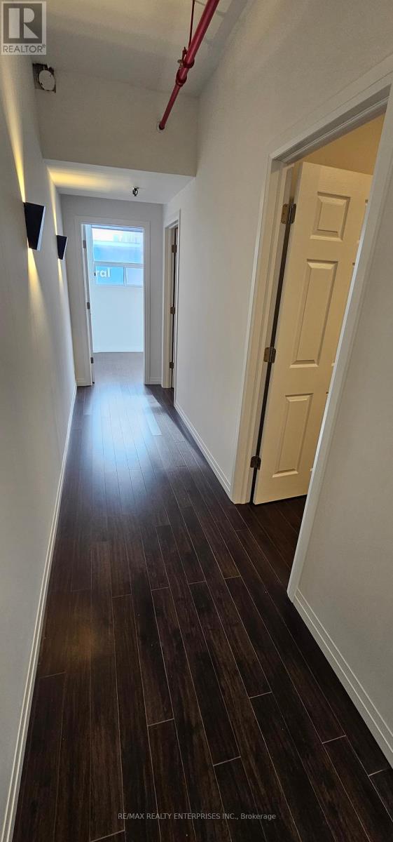 203 - 670 Bloor Street W Property Photo 6