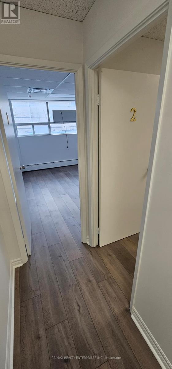 202 - 670 Bloor Street W Property Photo 5