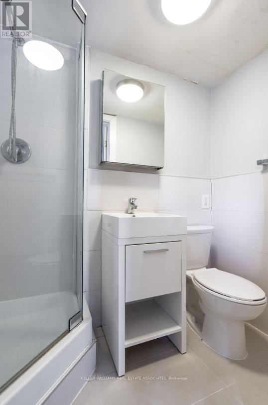 101 - 160 Huron Street Property Photo 6