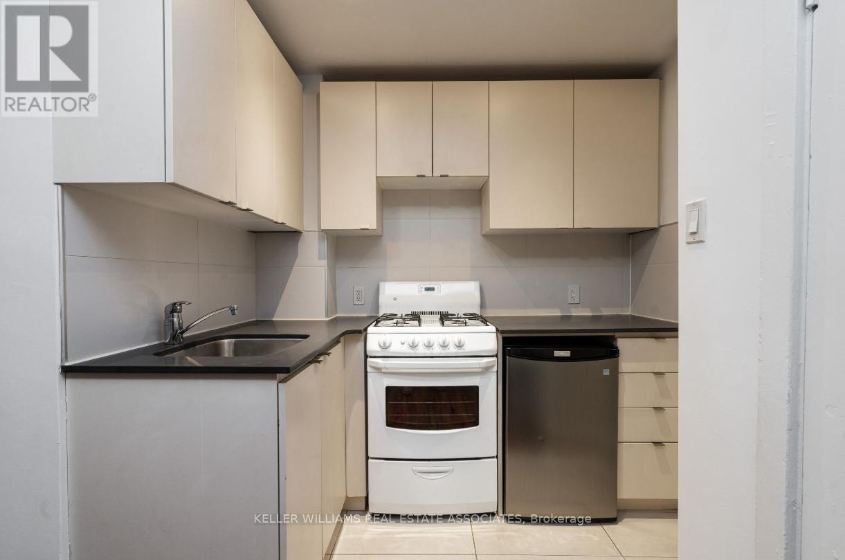 307 - 160 HURON STREET Property Photo 1