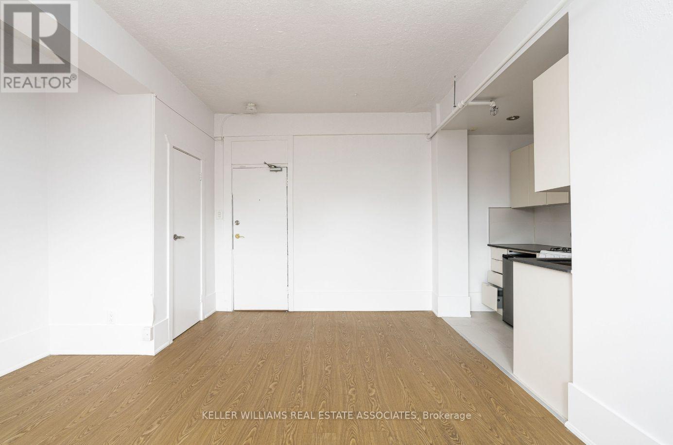407 - 160 Huron Street Property Photo 2