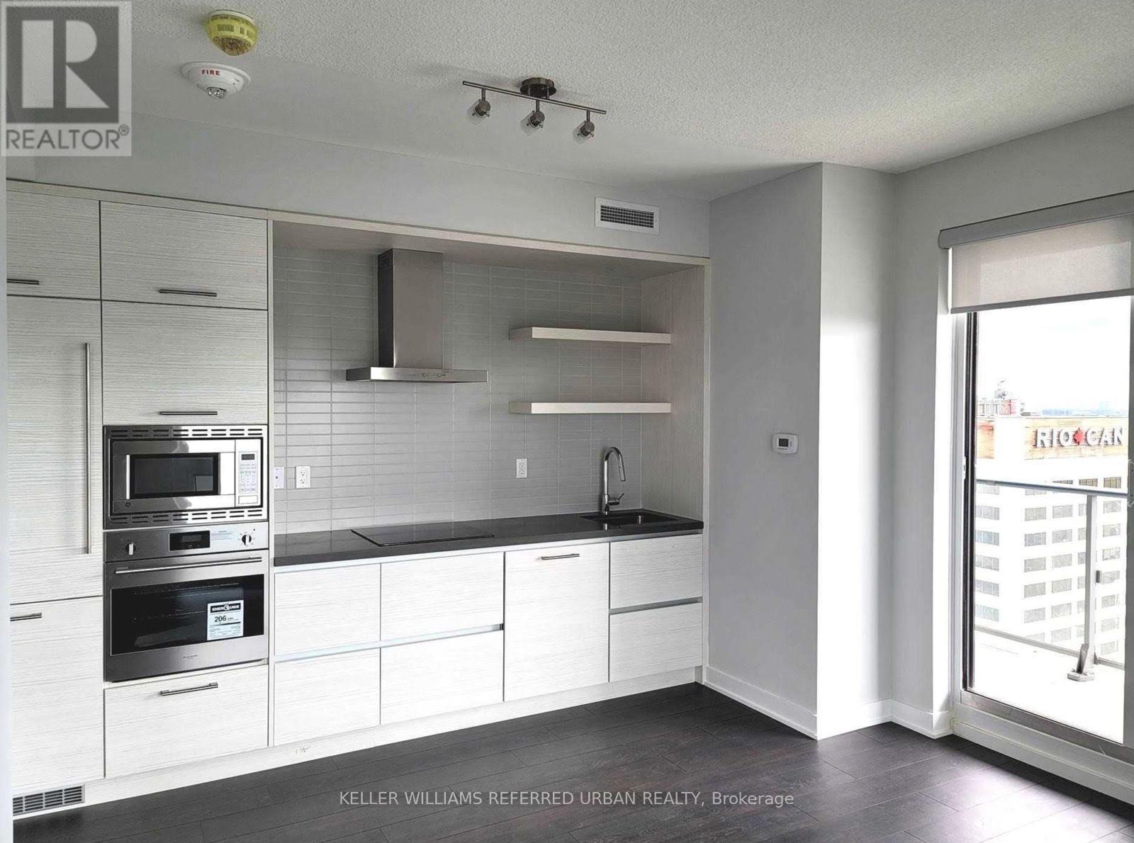 4102 - 2221 YONGE STREET Property Photo 1