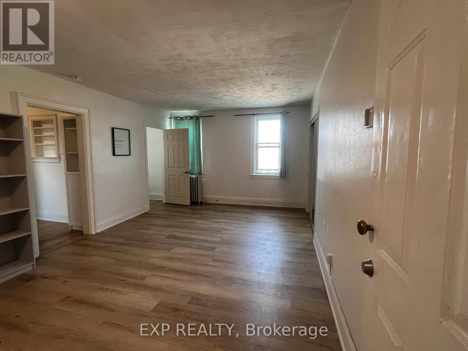 8 - 102 GREENSIDES AVENUE Property Photo 1