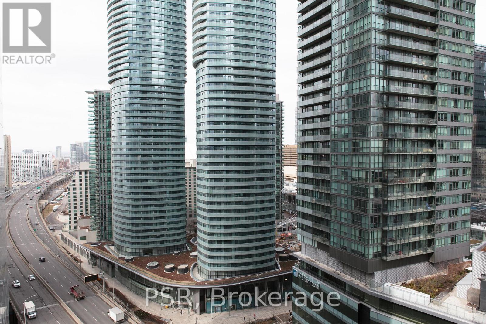 2001 - 100 Harbour Street W Property Photo 9