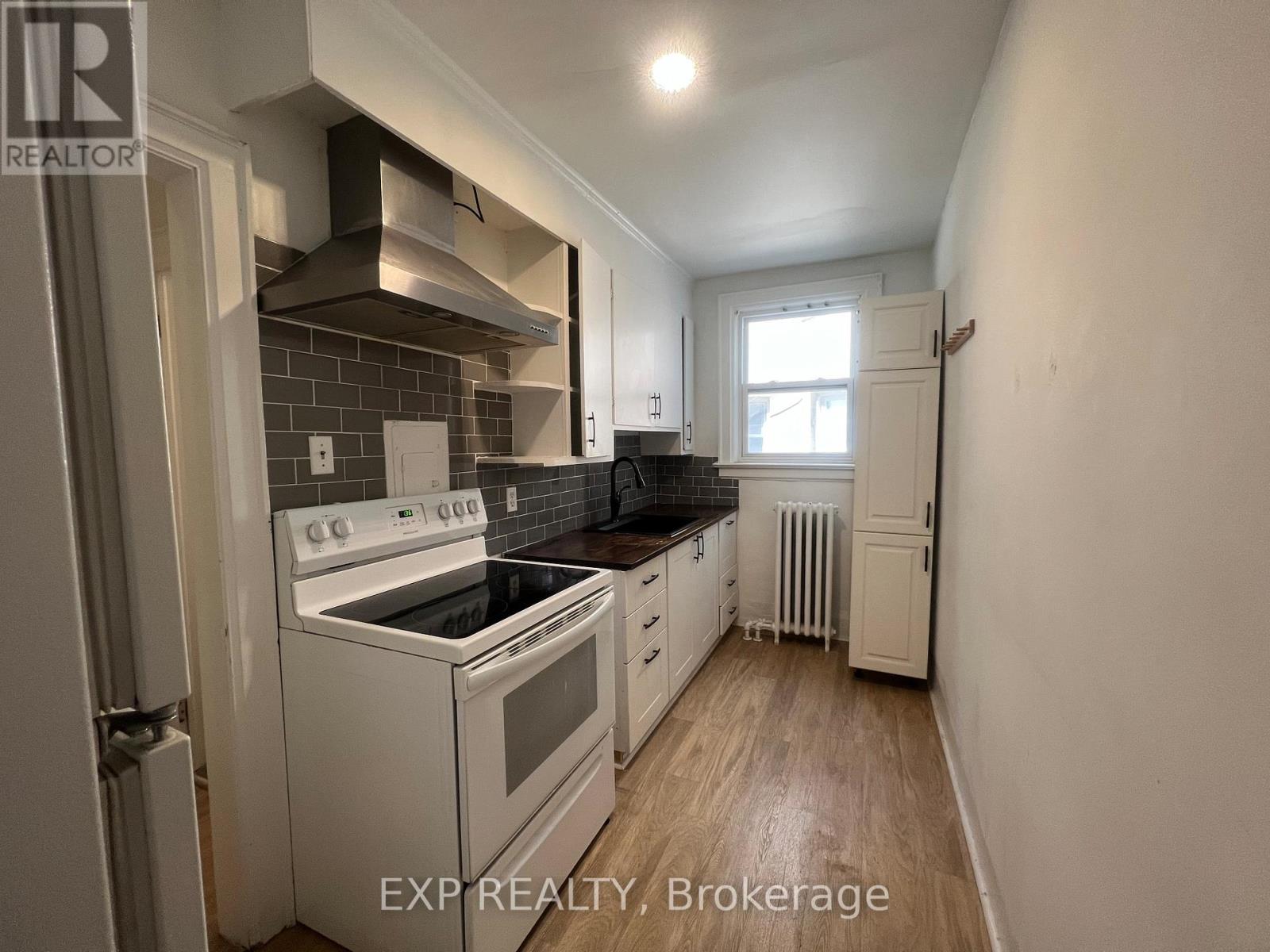 6 - 102 Greensides Avenue Property Photo 8