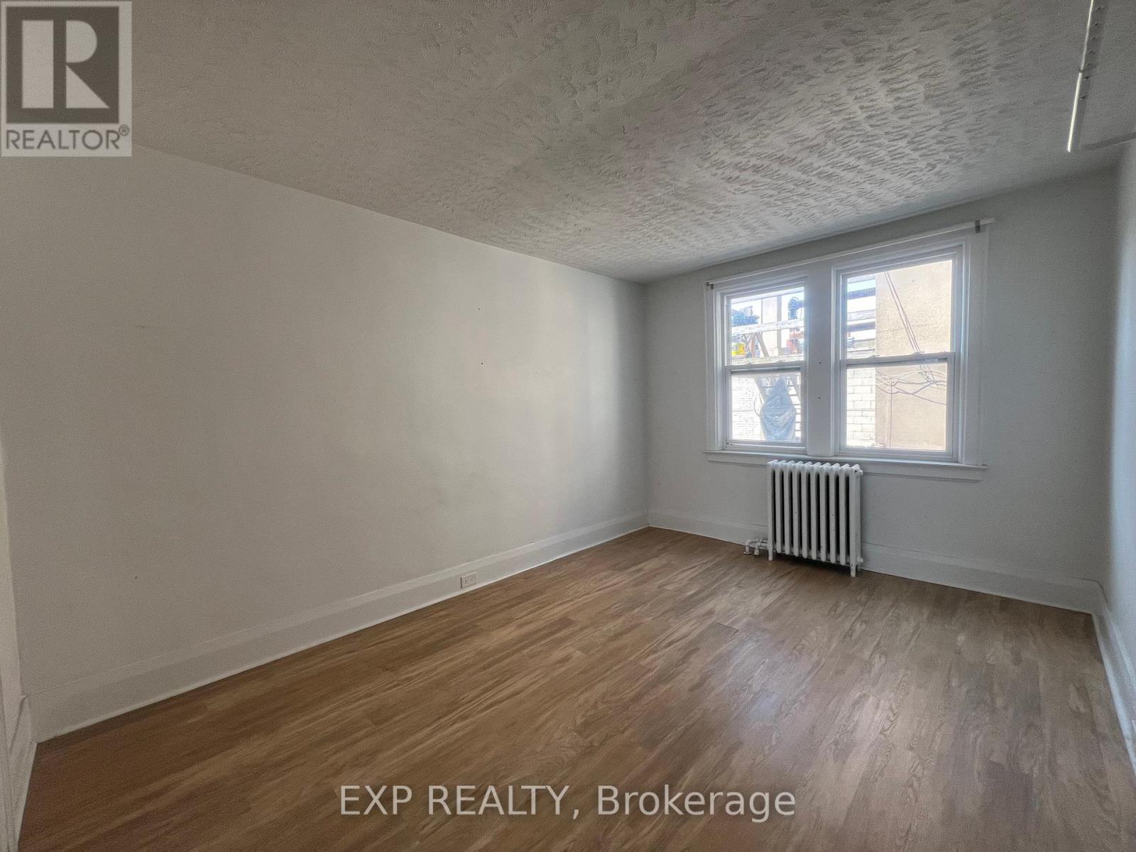 6 - 102 Greensides Avenue Property Photo 13