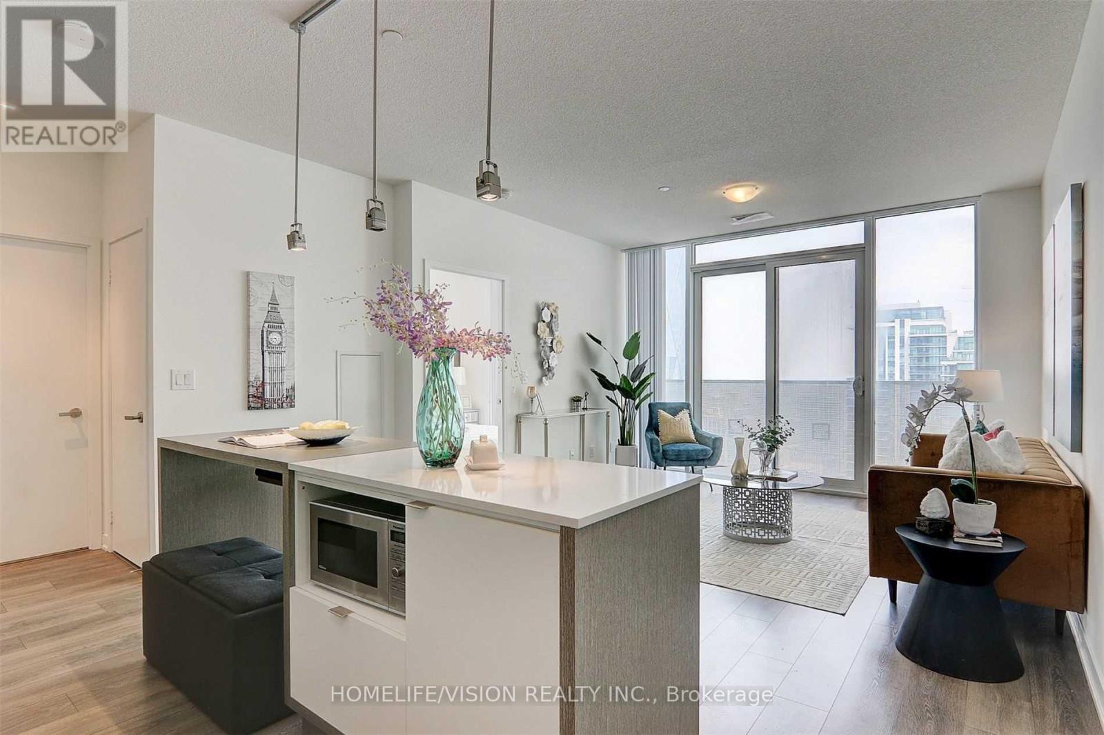 4906 - 100 Harbour Street Property Photo 5