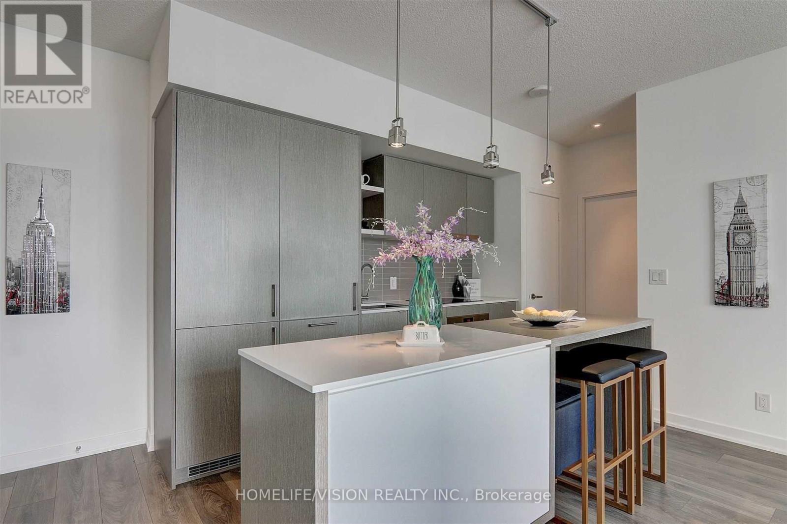 4906 - 100 Harbour Street Property Photo 6