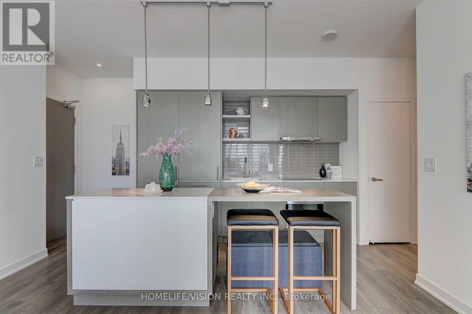 4906 - 100 Harbour Street Property Photo 8