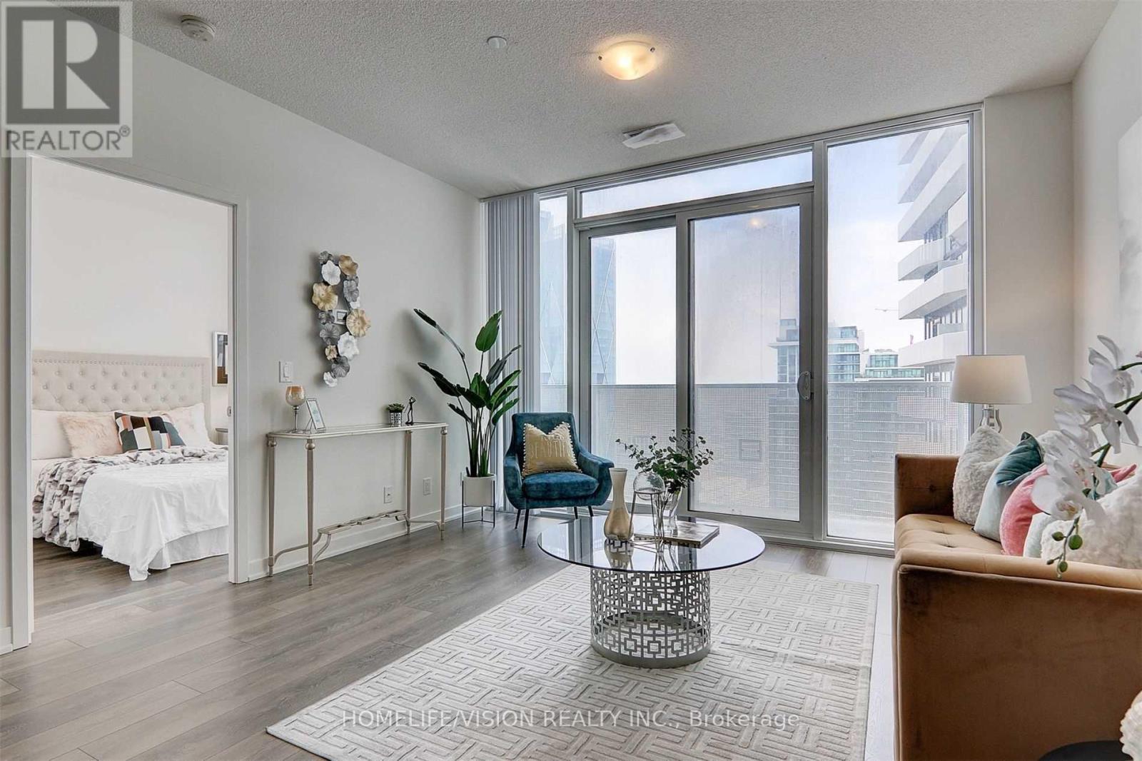 4906 - 100 Harbour Street Property Photo 17