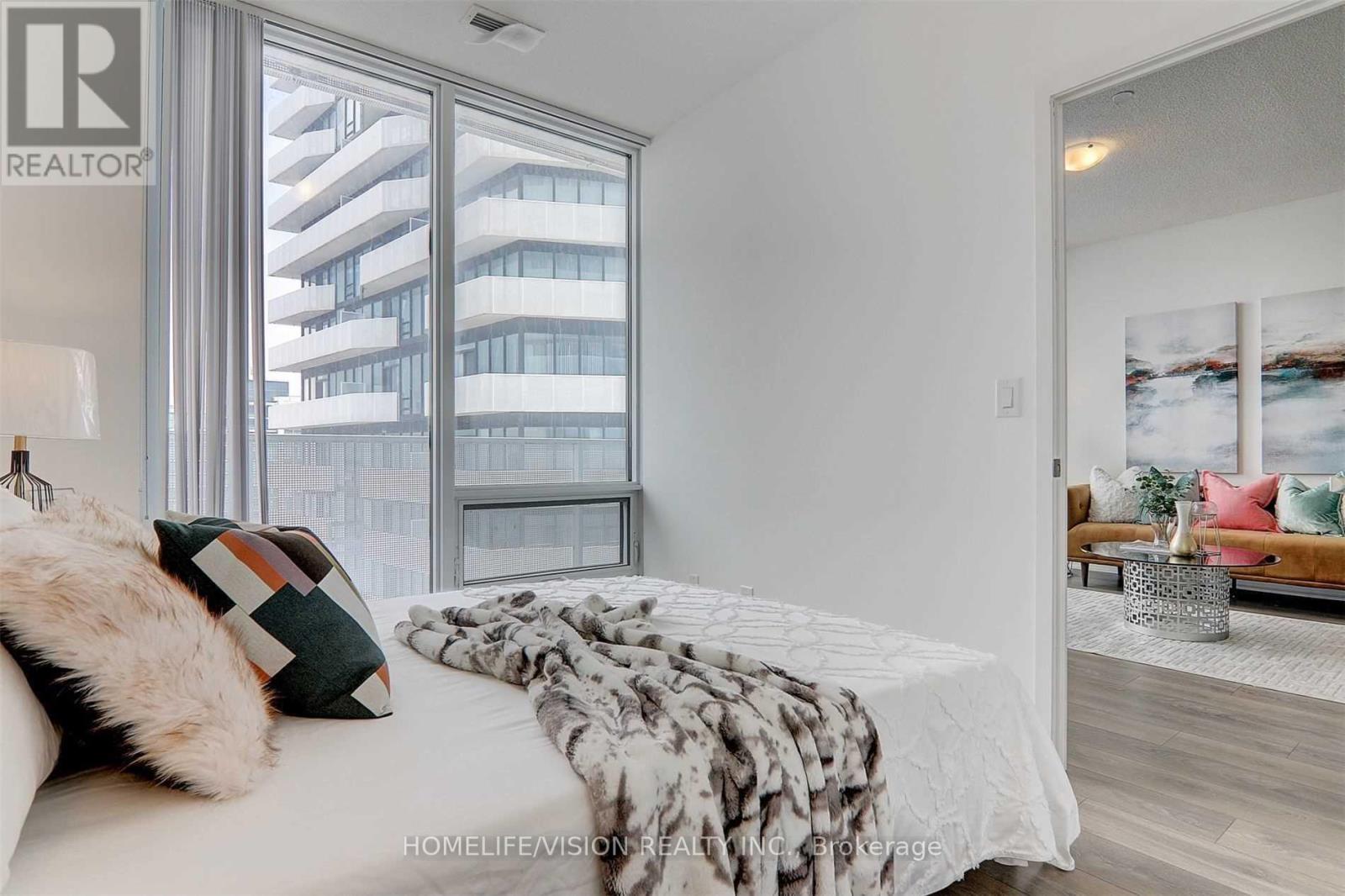 4906 - 100 Harbour Street Property Photo 23