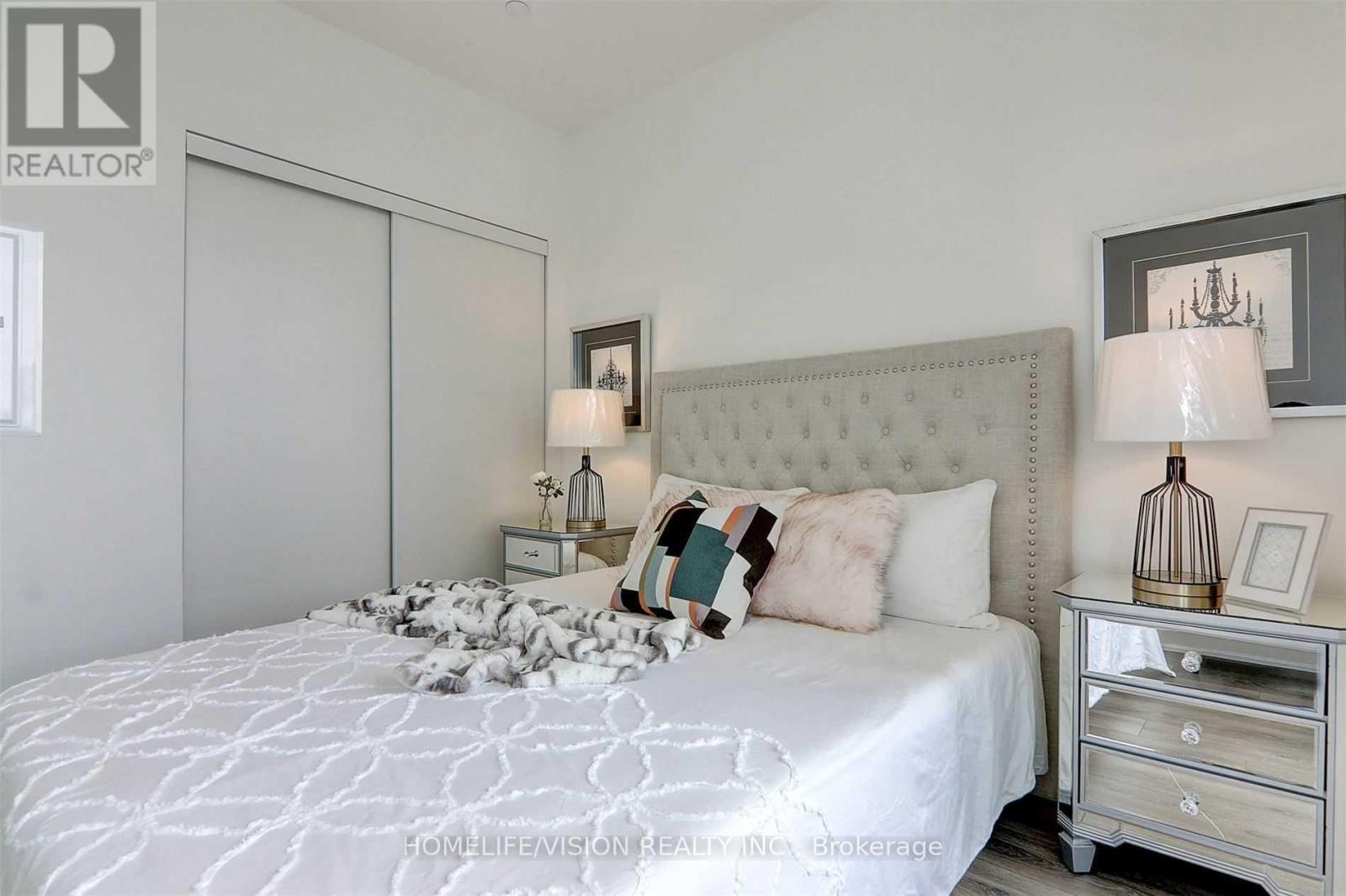 4906 - 100 Harbour Street Property Photo 24