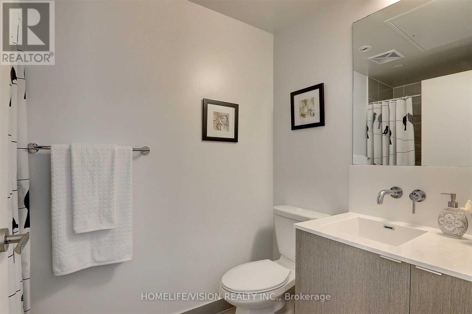 4906 - 100 Harbour Street Property Photo 26