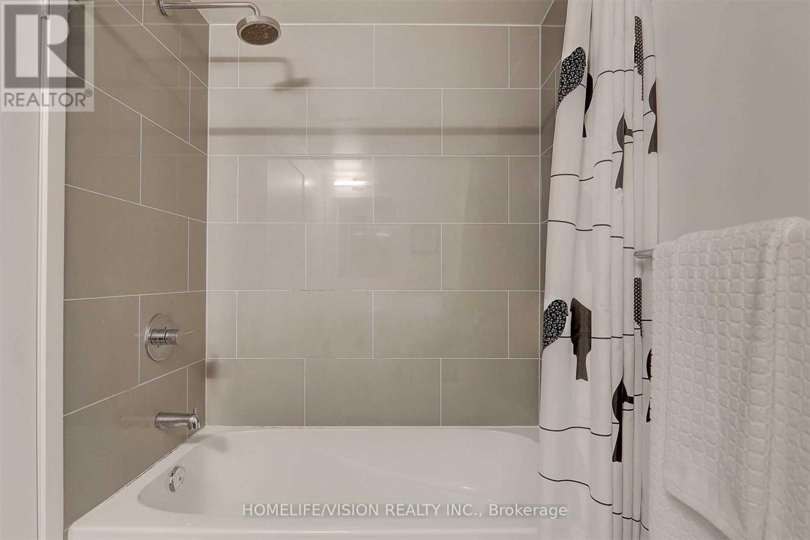 4906 - 100 Harbour Street Property Photo 27