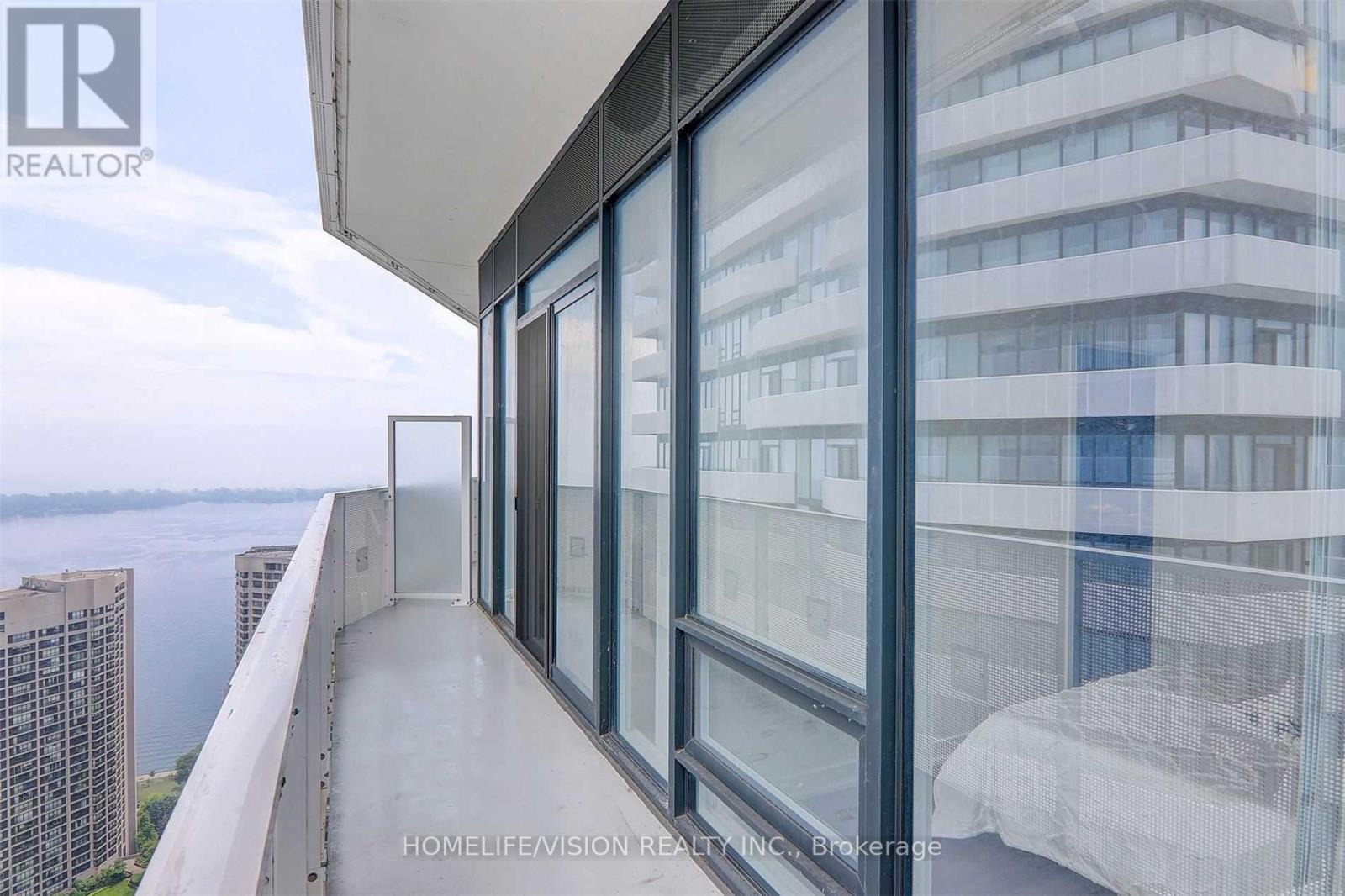 4906 - 100 Harbour Street Property Photo 35