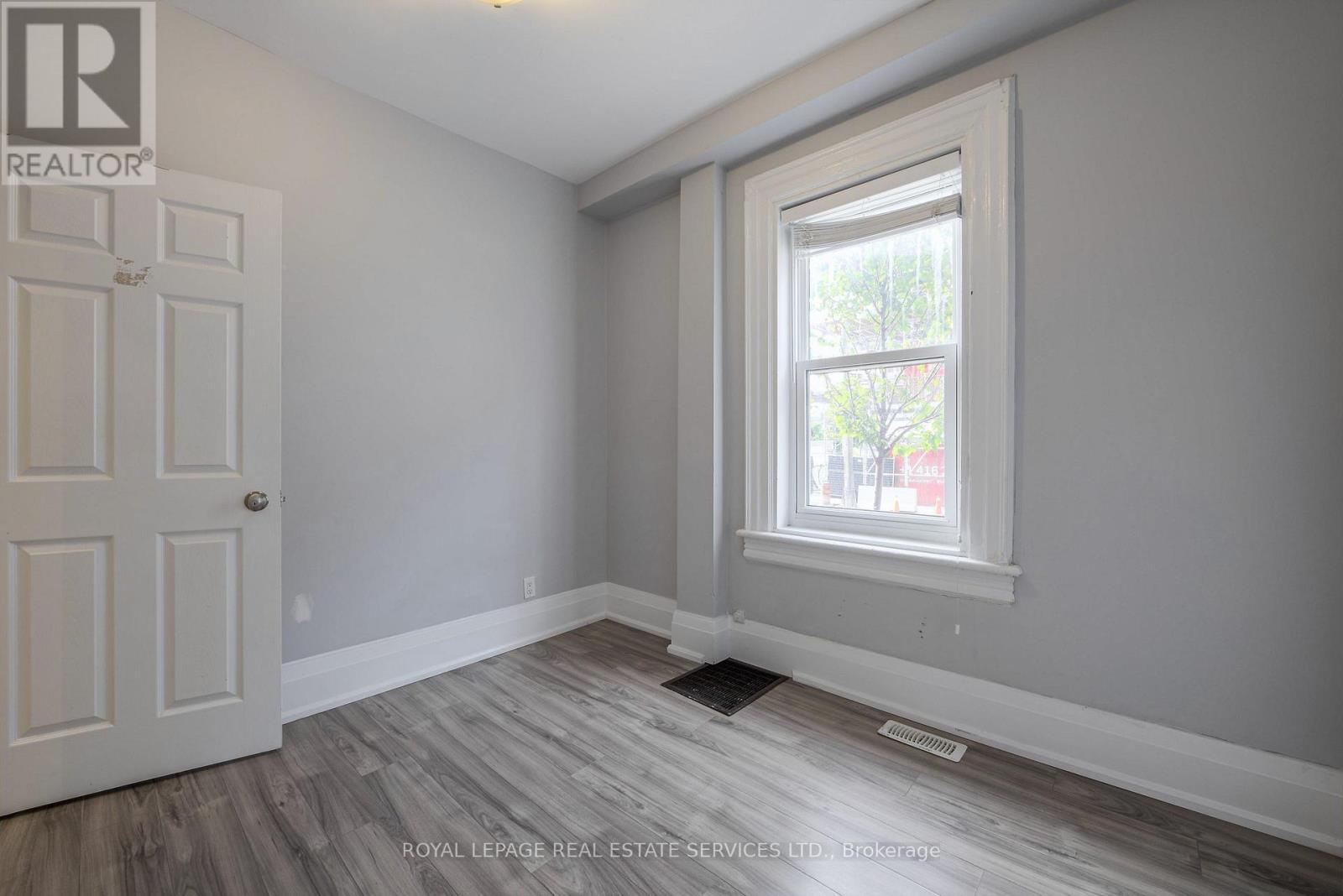 1 - 271 Albany Avenue Property Photo 8