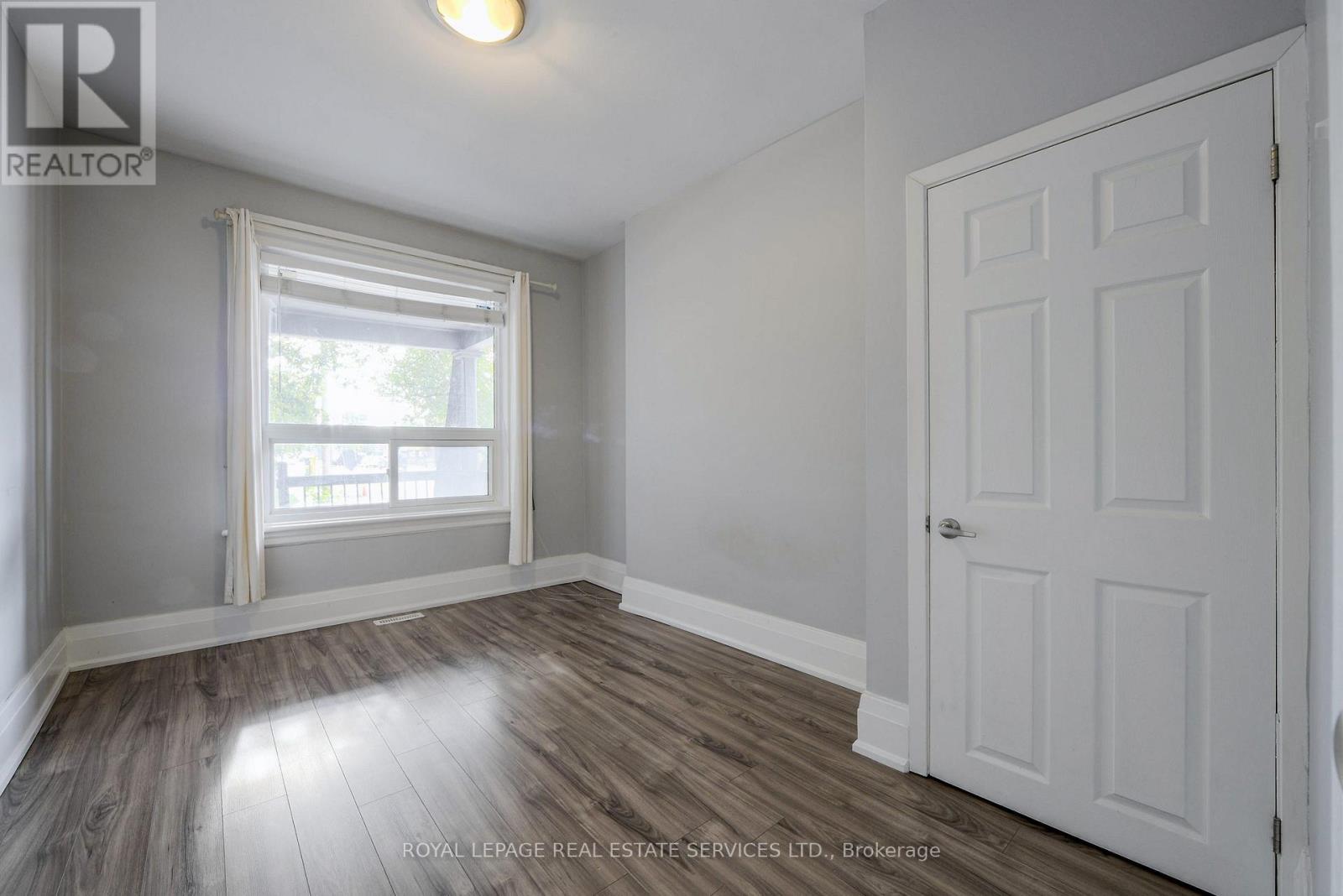 1 - 271 Albany Avenue Property Photo 9