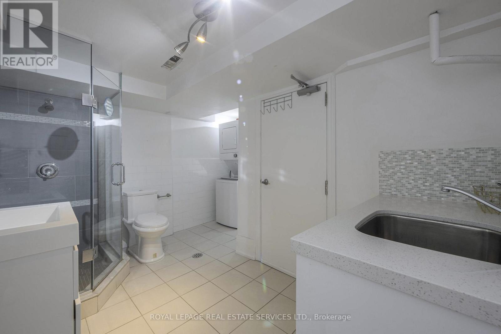 1 - 271 Albany Avenue Property Photo 17