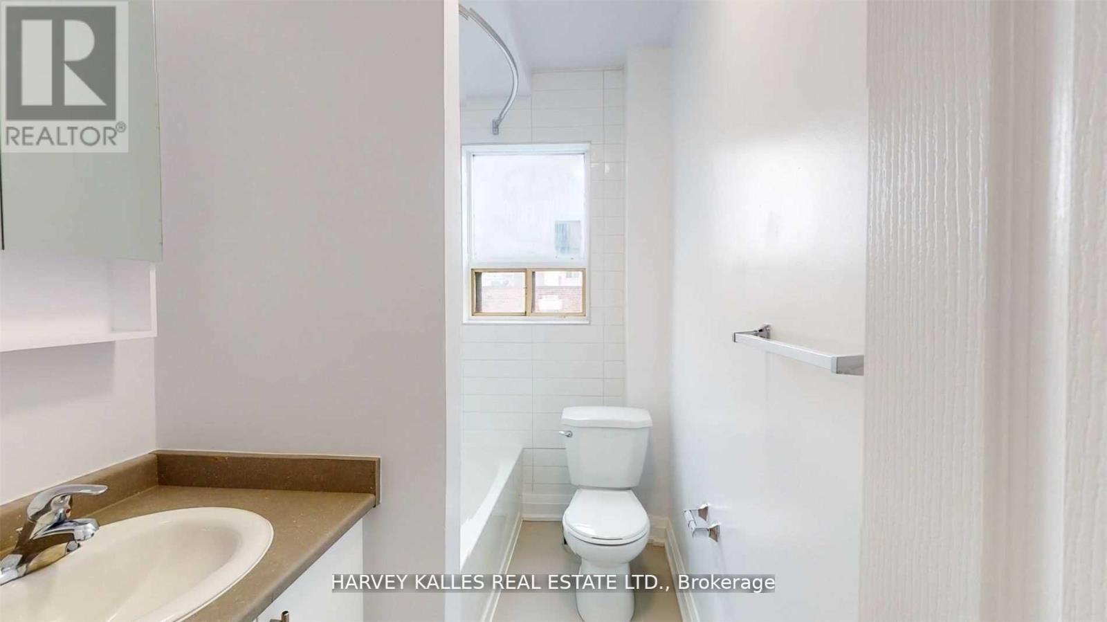 7 - 98 Northcliffe Boulevard Property Photo 13