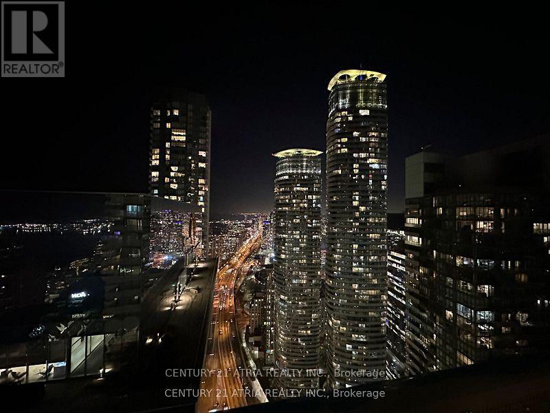 5201 - 100 Harbour Street Property Photo 11
