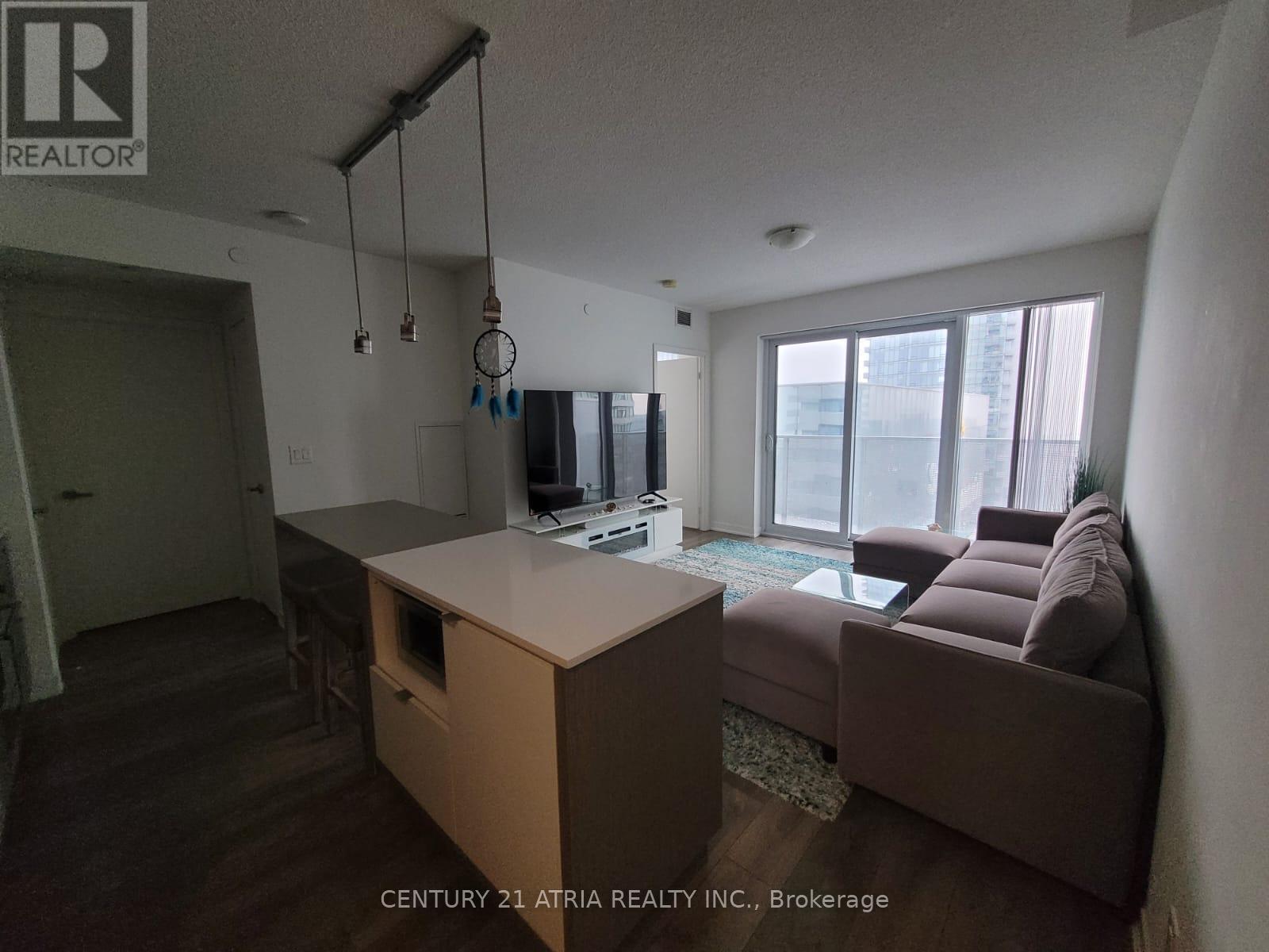 5201 - 100 Harbour Street Property Photo 16