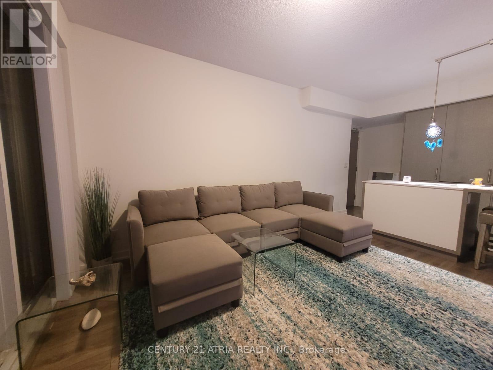 5201 - 100 Harbour Street Property Photo 17