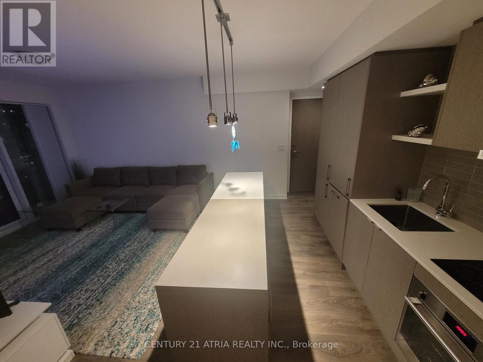 5201 - 100 Harbour Street Property Photo 21