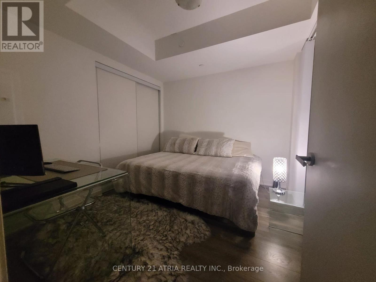 5201 - 100 Harbour Street Property Photo 25