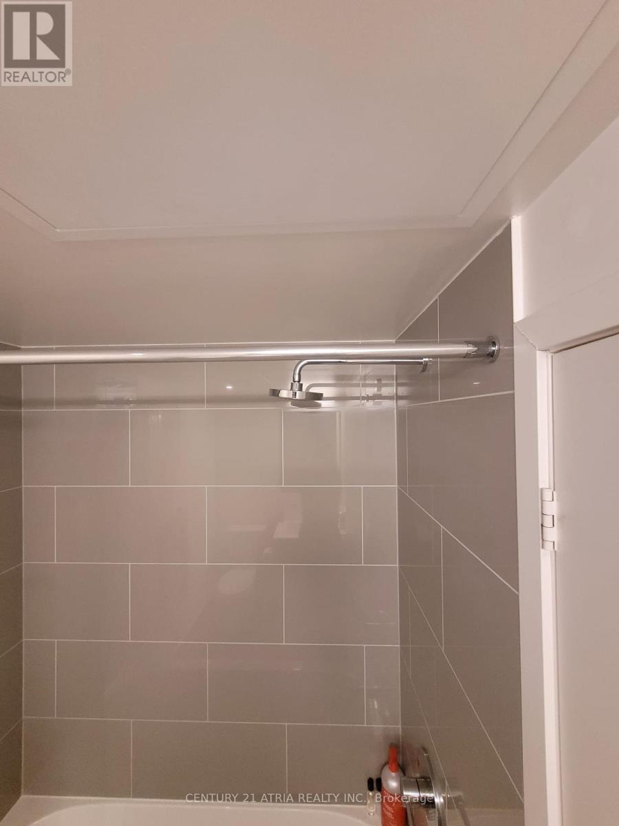 5201 - 100 Harbour Street Property Photo 33