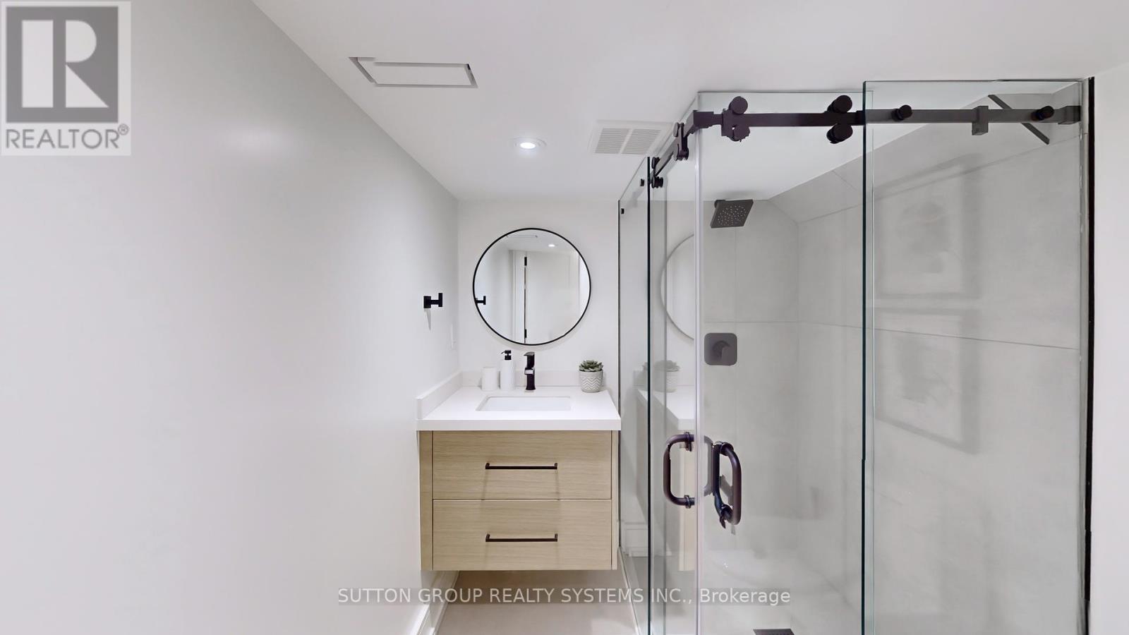 225 Christie Street Property Photo 33