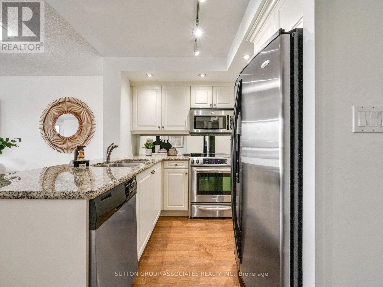 320 - 900 Mount Pleasant Road Property Photo 18