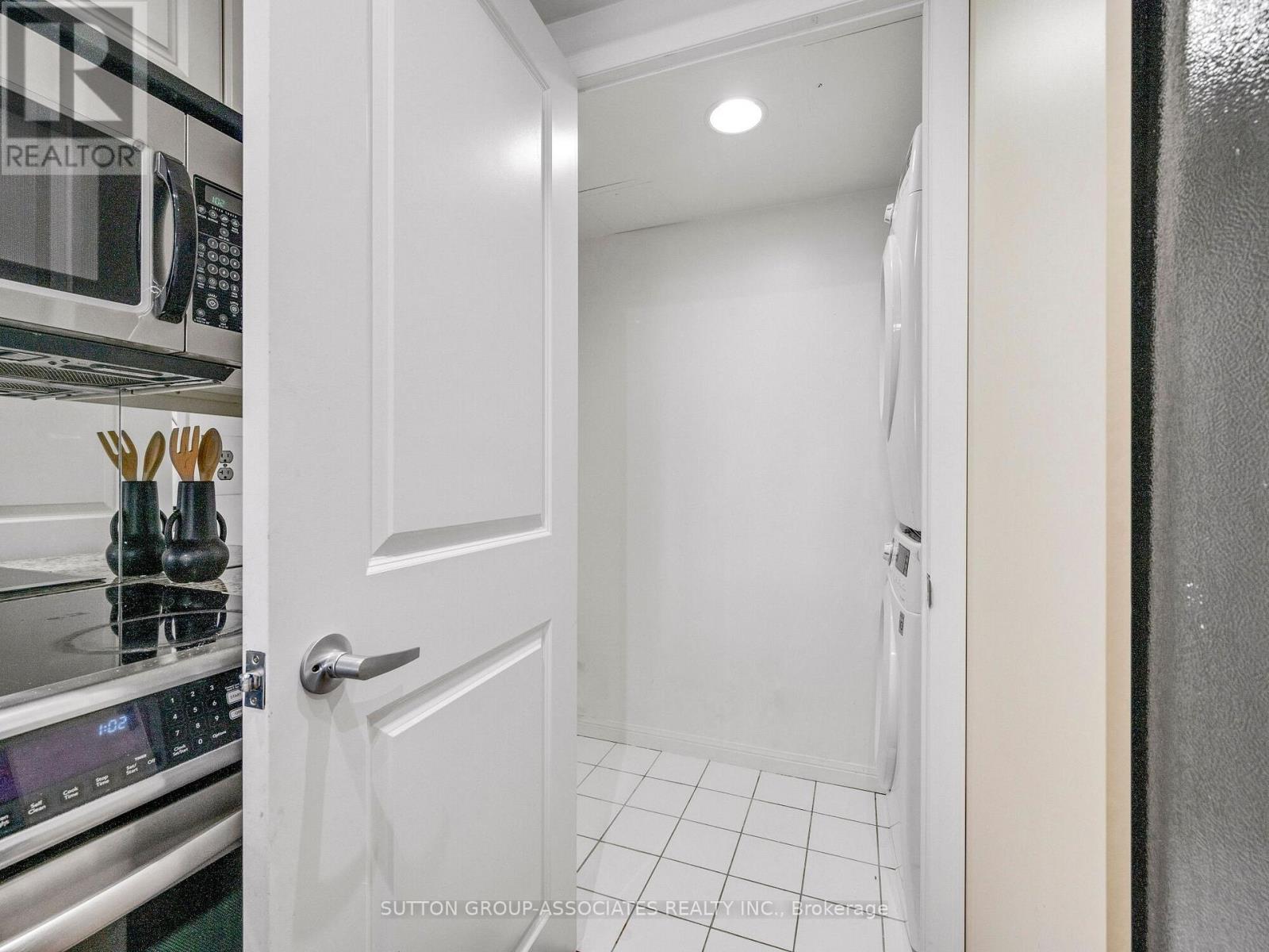 320 - 900 Mount Pleasant Road Property Photo 19