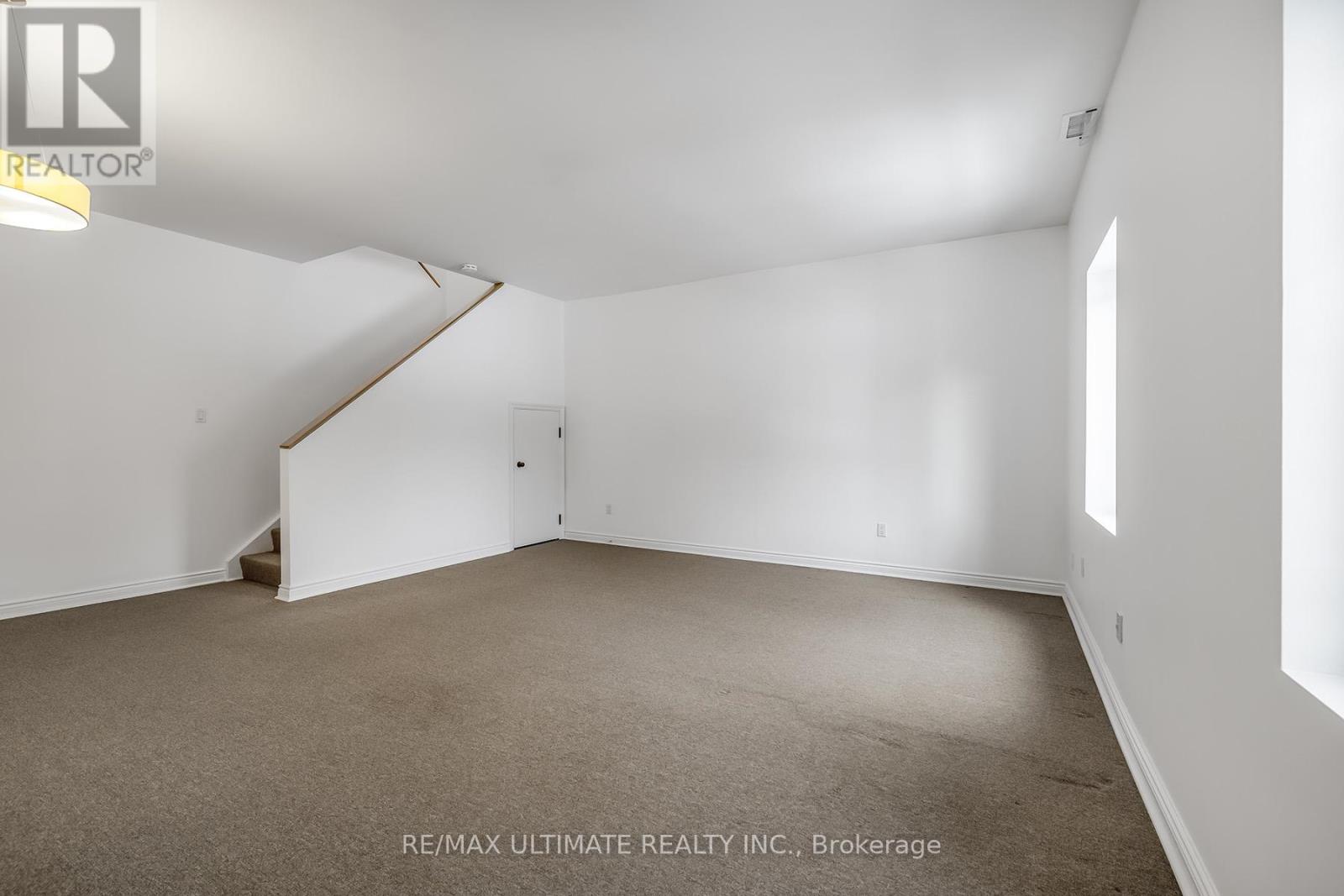 Unit A - 578 Huron Street Property Photo 8