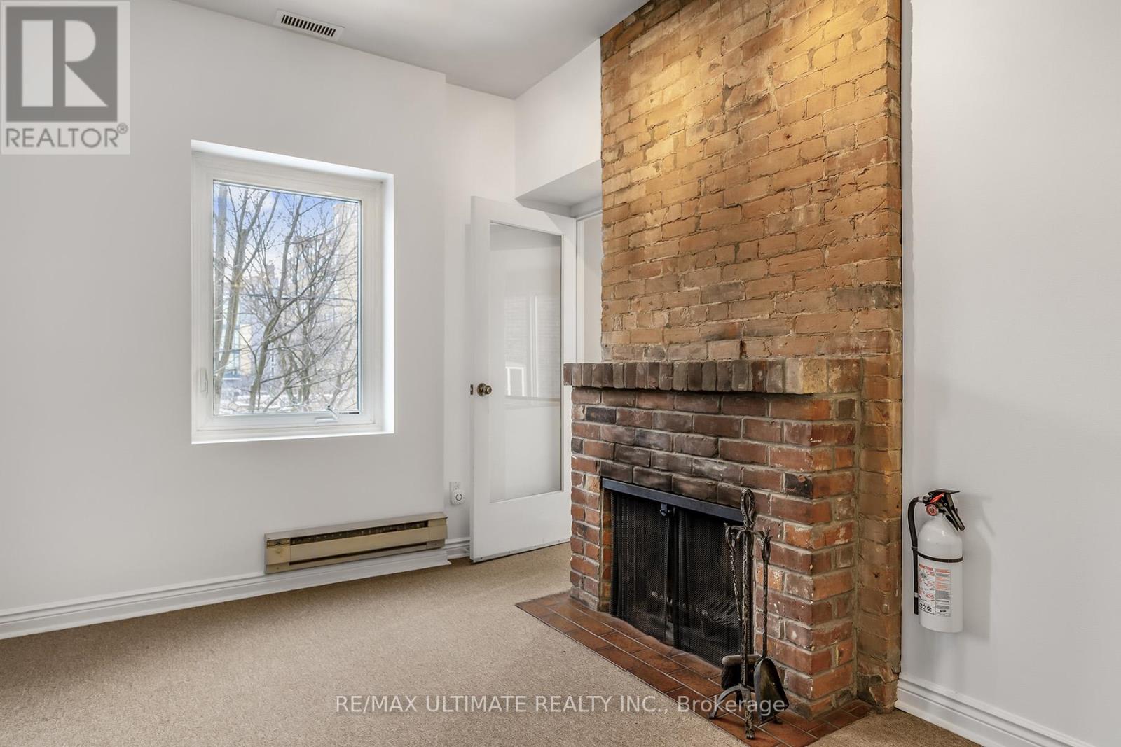 Unit A - 578 Huron Street Property Photo 11