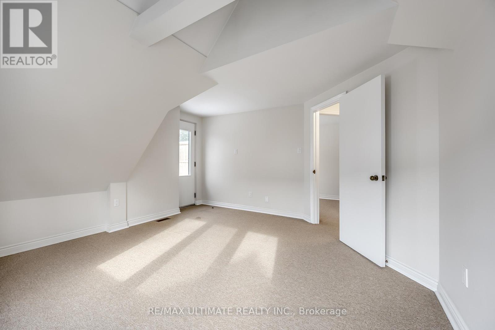 Unit A - 578 Huron Street Property Photo 17