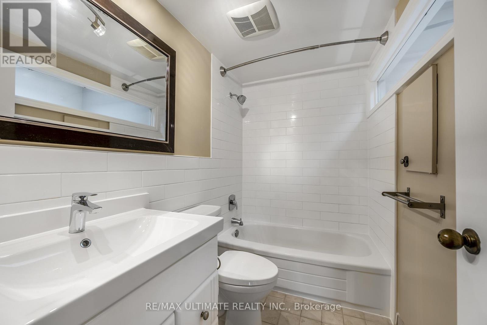 Unit A - 578 Huron Street Property Photo 20