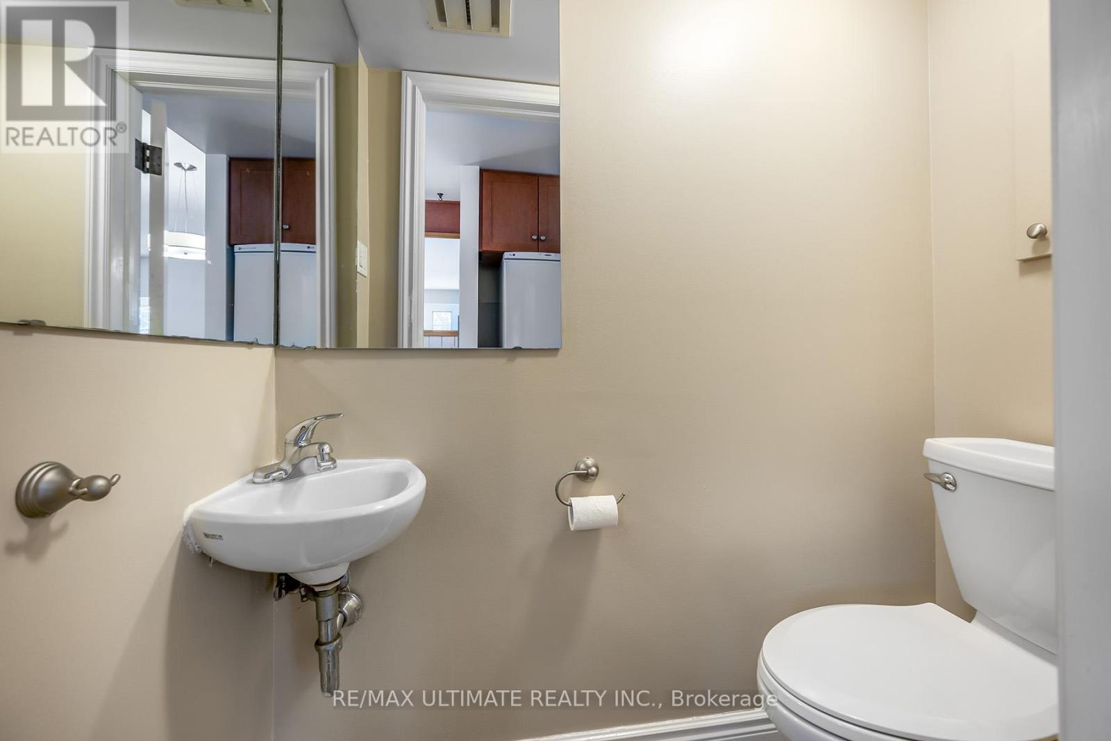 Unit A - 578 Huron Street Property Photo 21