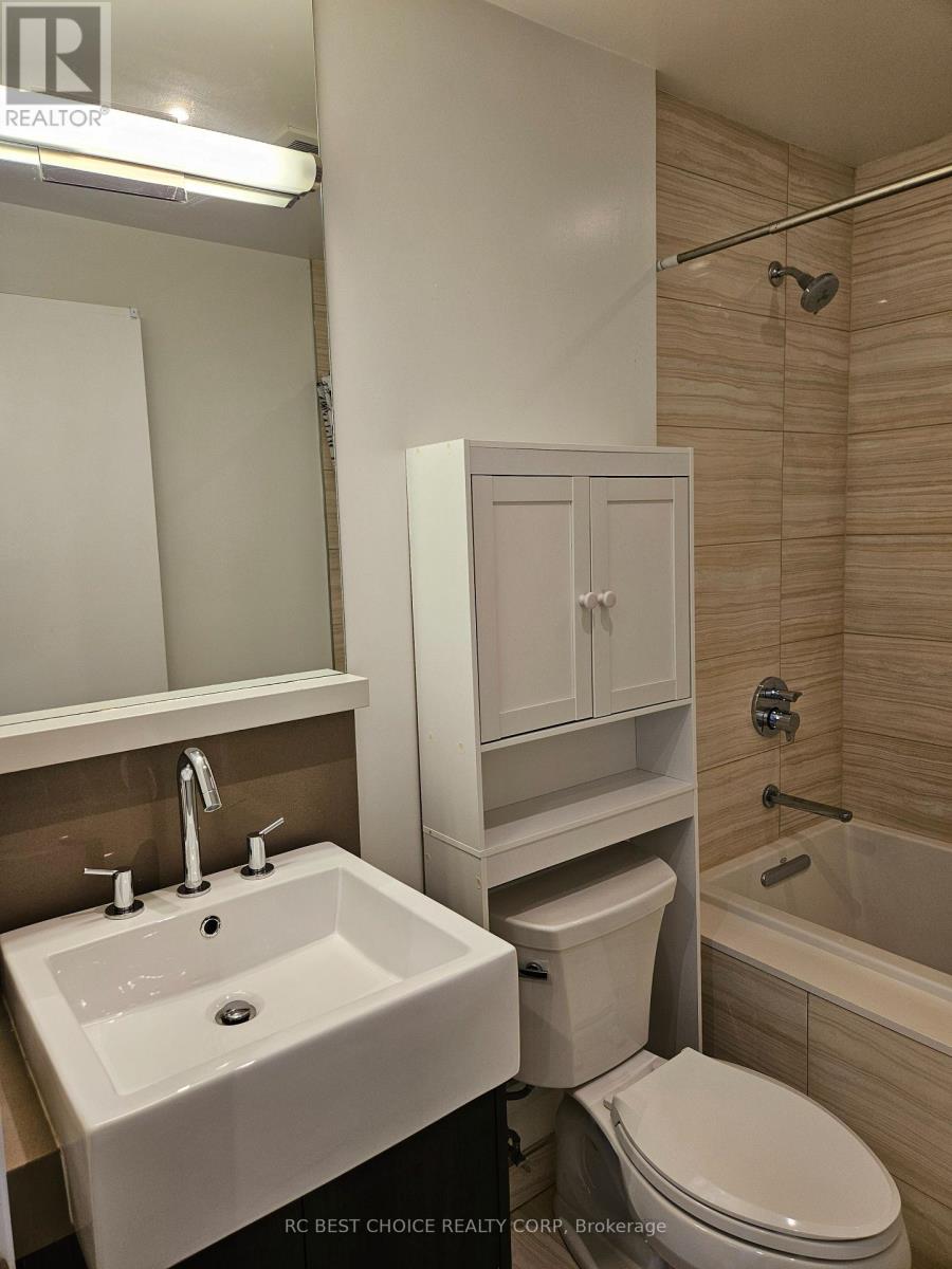 405 - 170 Avenue Road Property Photo 10