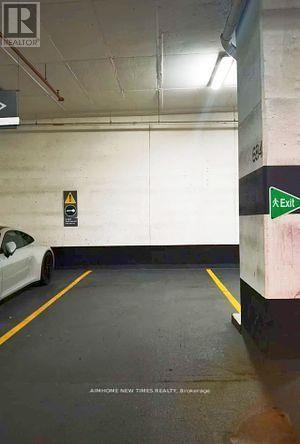 386 Yonge Street Property Photo