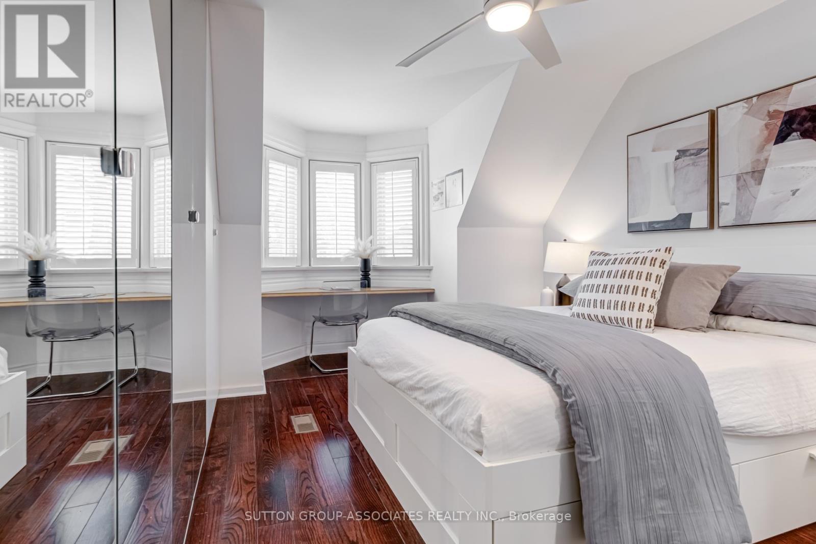 717 1/2 Palmerston Avenue Property Photo 13