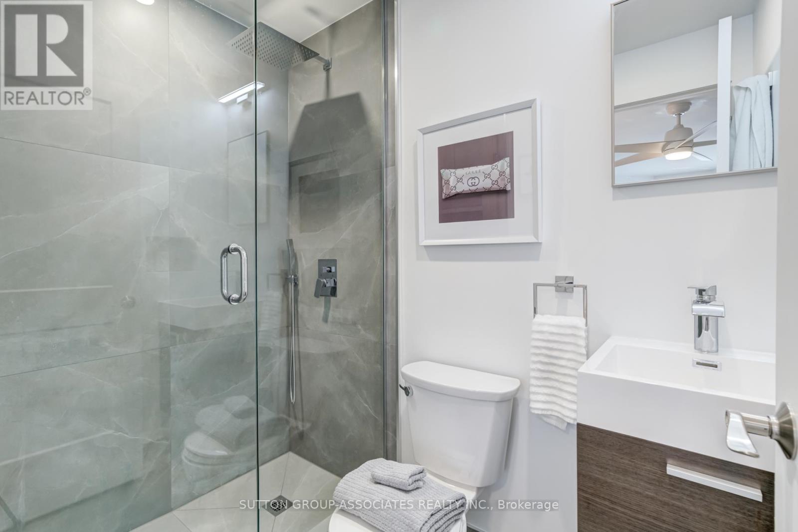 717 1/2 Palmerston Avenue Property Photo 15