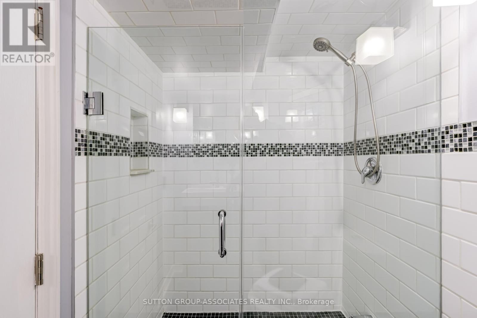 717 1/2 Palmerston Avenue Property Photo 30