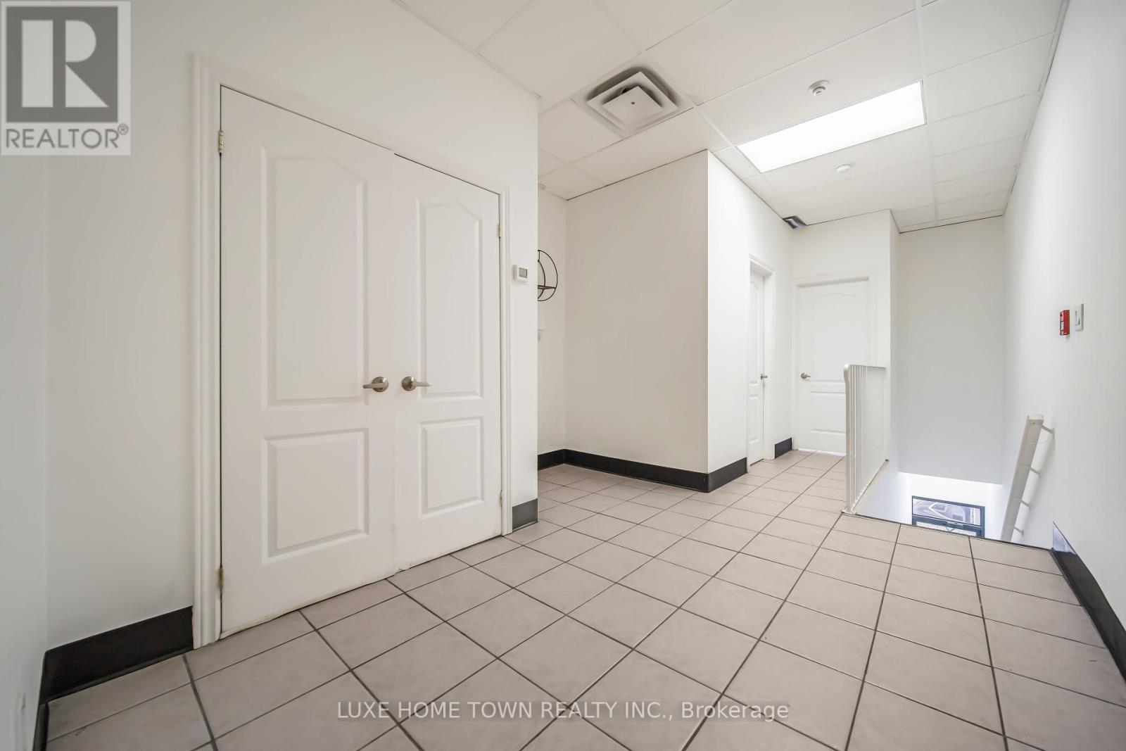 842 Dundas Street W Property Photo 5
